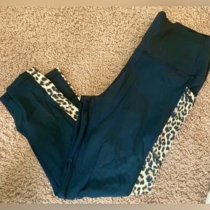 Zyia Active Women’s Black Animal Print on Side Size 12